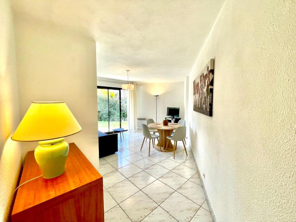 Charmant Rez De Jardin - 900M Plage De Pontaillac Apartment Royan Exterior photo